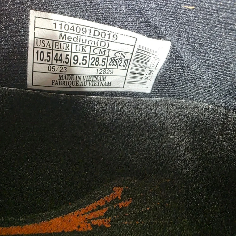 Brooks Launch 10 Mens Running Shoes Grey Black‎ Orange 1104091D019 Size 10.5